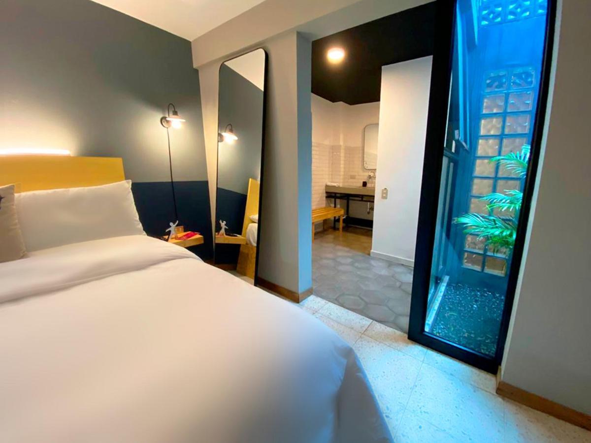Felix Y Olivia Hotel 4*